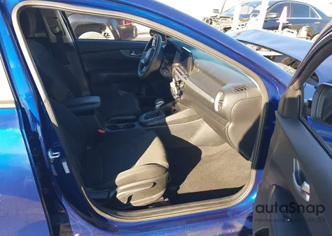 2021 Kia Forte Lxs из США, поврежденный, VIN 3KPF24AD5ME314155